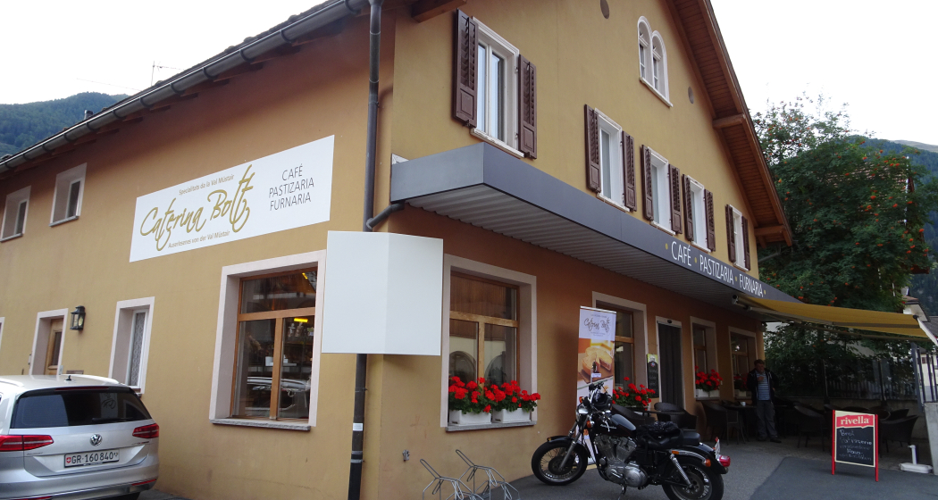 Mountainbike-Tour von Valpaschun nach Müstair (oua_23725063_image) Mountainbike-Tour von Valpaschun nach Müstair (oua_23725063_image)