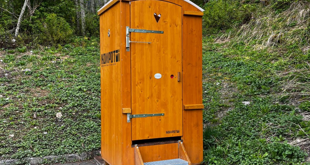 tualetta publica – Parkplatz Plattamala Sta. Maria (oua_98657306_image) tualetta publica – Parkplatz Plattamala Sta. Maria (oua_98657306_image)