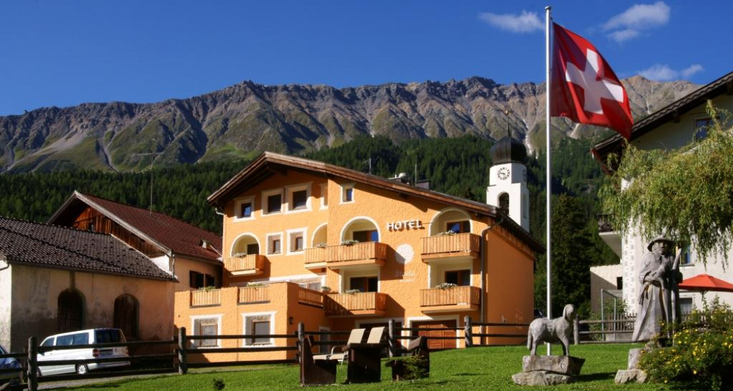 Aussenbild Sommer, Hotel Landgasthof Staila, Fuldera Aussenbild Sommer, Hotel Landgasthof Staila, Fuldera