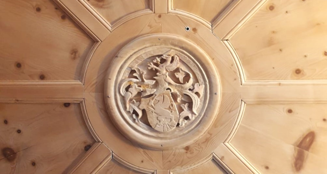 Familienwappen in der Arvenstube