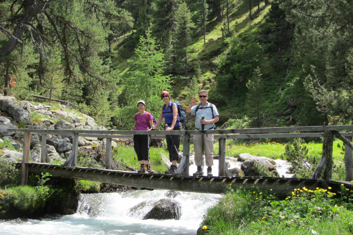 On the Senda da Mulin, bridge over the Clemgia