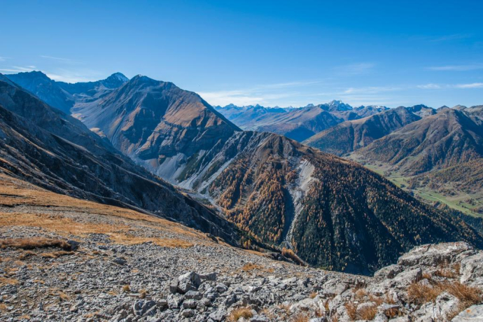 View of the Val Tantermozza from Murtaröl. This rear part of the valley cannot be accessed on foot and is a paradise for chamois.