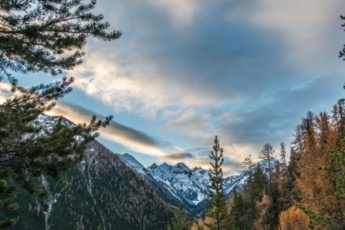 Autumn morning atmosphere at the entrance of Val Trupchun. In the valley floor the Piz dal Diavel.
