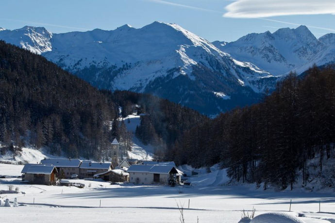 Natural ice rink Tschierv (oua_20638603_image)