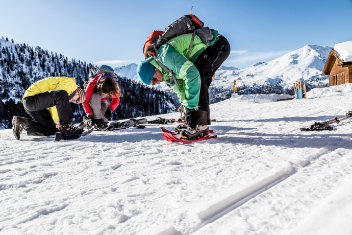 Vorbereitung für die Schneeschuhwanderung