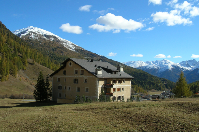 Ferienhaus mit Blick Richtung Val Müstair