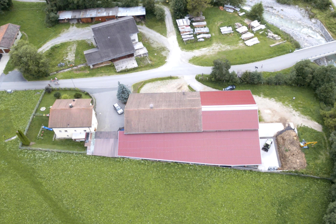 Paclera Hof aus der Vogelperspektive - Sie wohnen in dem Haus mit dem grauen Dach - unserer ehemaligen Sägerei