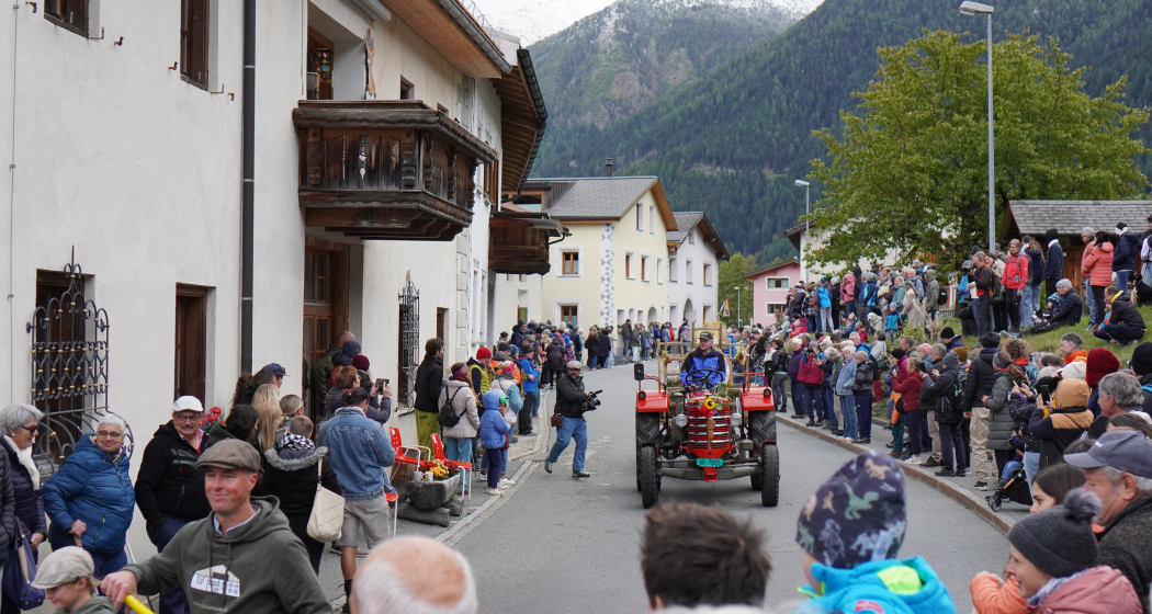Erntedankfest Umzug 2025_Traktor_3 Erntedankfest Umzug 2025_Traktor_3