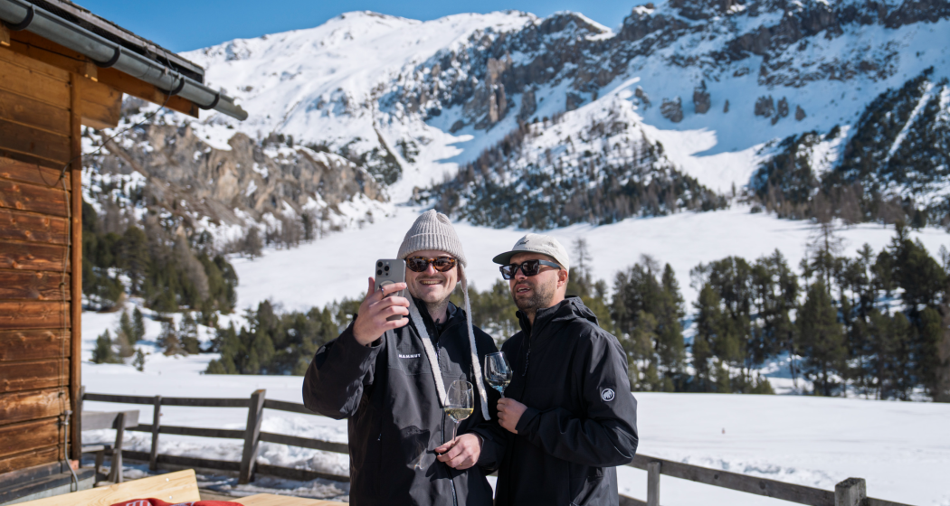 Nico Franzoni und Noah Bachofen auf der Alp Champatsch Val Müstair