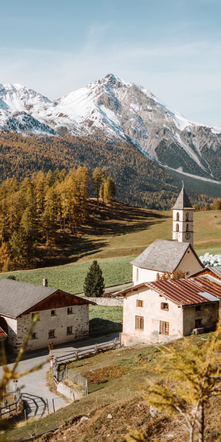 dorf, goldene lärche, goldener herbst, herbst, herbststimmung, lärche, lärchenwald, lü, piz daint, piz dora, val müstair, vm, wald, alps, landscape, mountain, mountain range, rural area, snow, town, valley, village, wilderness
