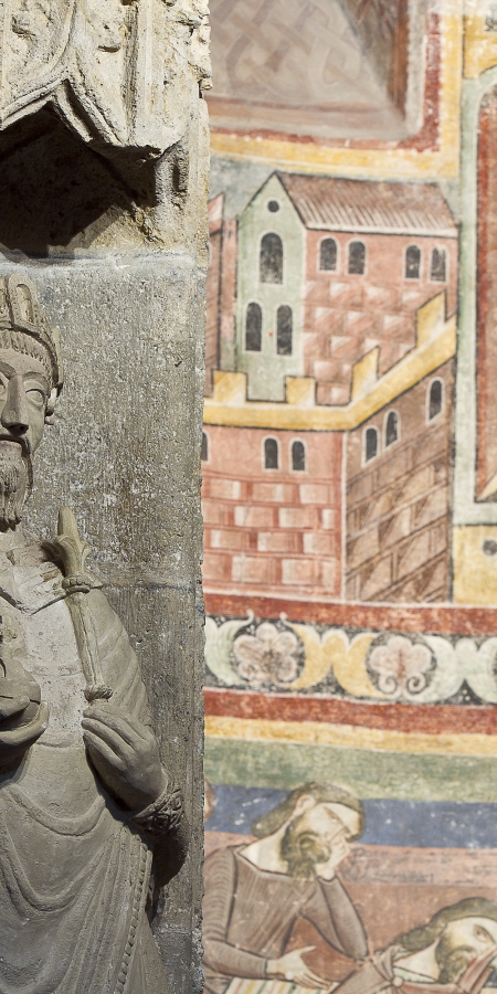 Karl der Grosse in der Kirche und Heiligkreuzkapelle. Karl der Grosse in der Kirche und Heiligkreuzkapelle.