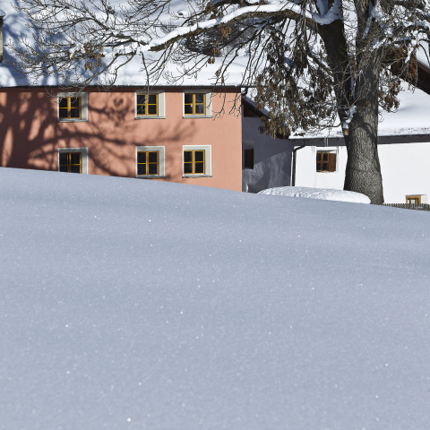 Das Dorf von Valchava tief verschneit.