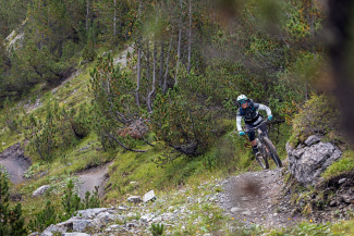 Nicci Tschenett auf Trails im Val Müstair