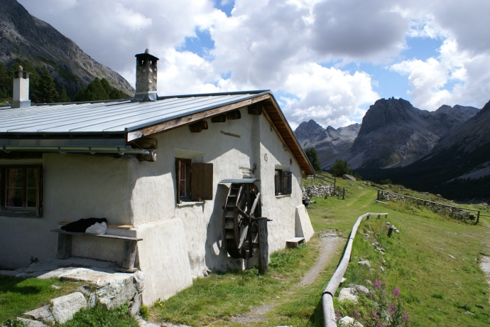 Alp Sprella im Val Mora