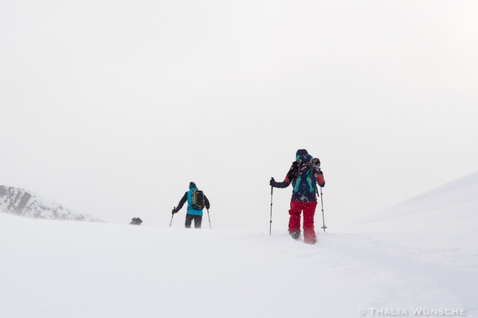 Schneeschuhwanderung mit Chantal Lörtscher Schneeschuhwanderung mit Chantal Lörtscher