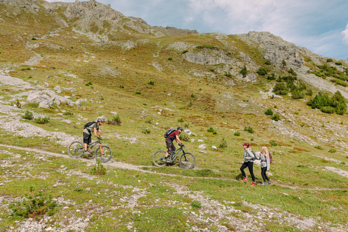 Biken im Val Müstair auf den naturbelassenden Trails.