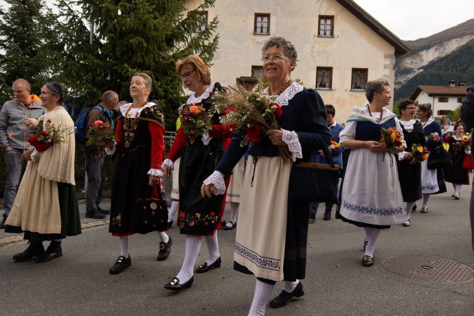 Erntedankfest im Val Müstair mit Trachten