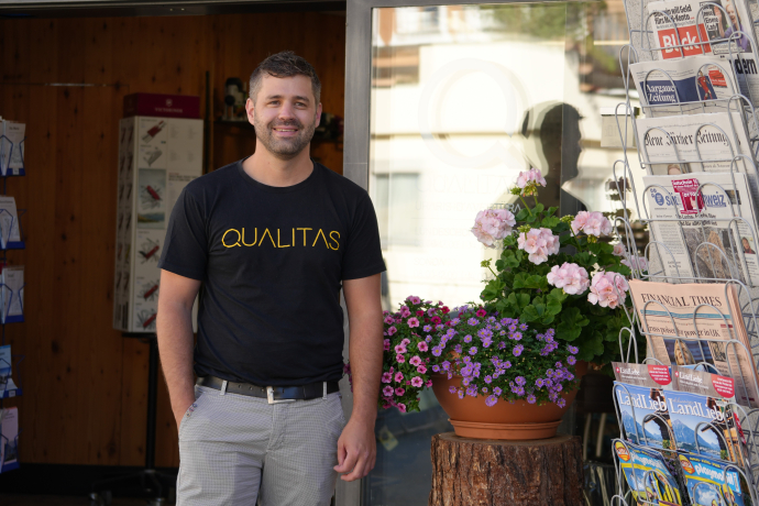 Fabian Tschenett betreibt in Müstair einen Fachhandel.