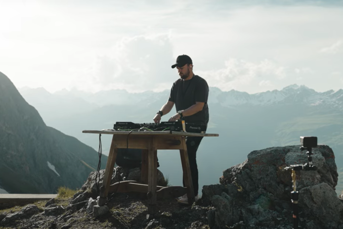 Praesentation_Lischanahuette_Nos_Tact