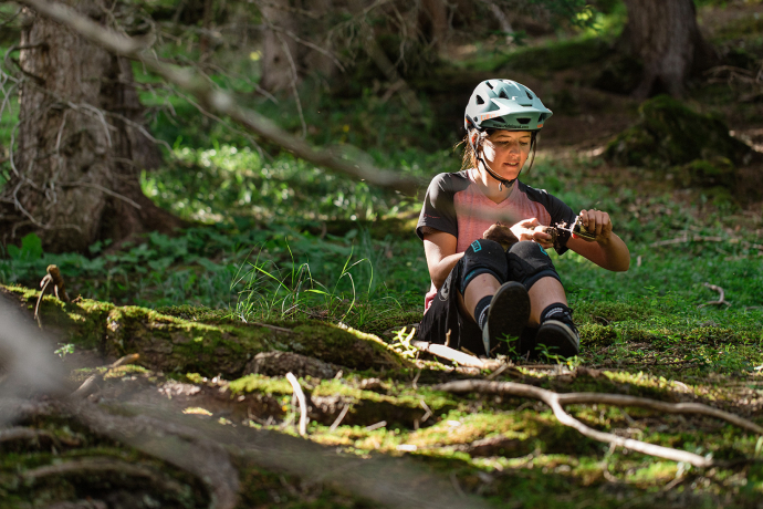 Nicci Tschenett beim Pilzlen