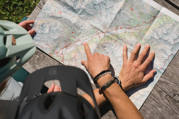 Broschüren und Karten Val Müstair