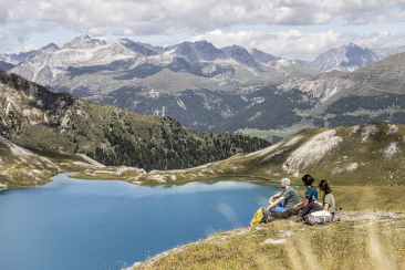 Wandernde am Lai da Rims