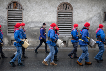 Chalandamarz Umzug 2024