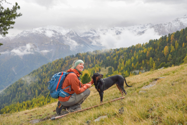 Claudia Alini und ihre Hündin Àisa sind ein Herz und eine Seele.