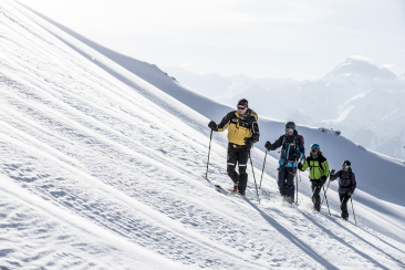 Auf Skitourenwochenende im Val Müstair und Engadin.
